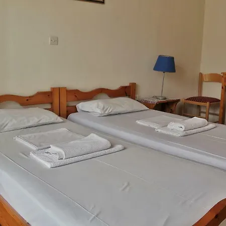 Seaview- 2 Space - Selfcatering - Helen No 3