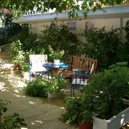 Seaview- 2 Space - Selfcatering - Helen No 3 Xiropigado